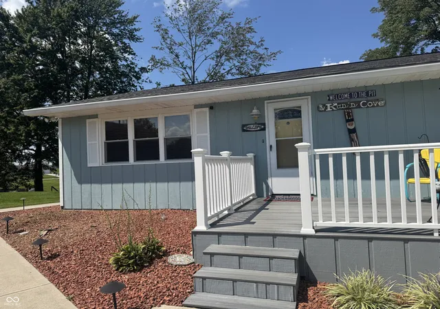 Photo 3 of Single family home for sale at 27 SW Santee Dr, Greensburg, IN 47240 | MLS# 22123583 | Listing updated on 2026-09-30
