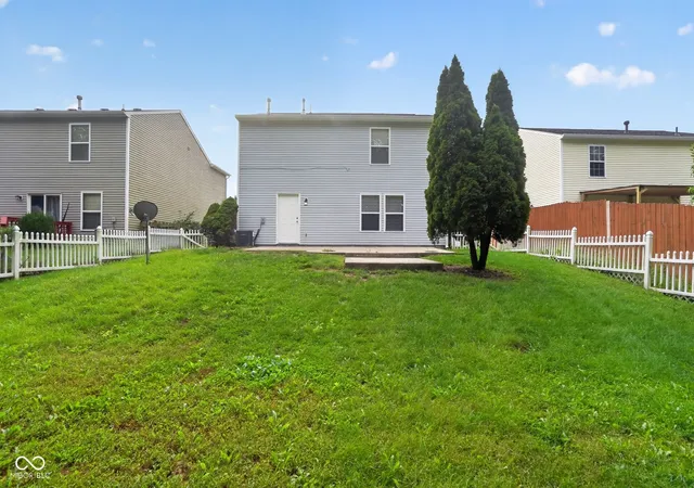 Photo 33 of Sale Pending at 6811 Earlswood Dr, Indianapolis, IN 46217 | MLS# 22123595 | Listing updated on 2026-09-12