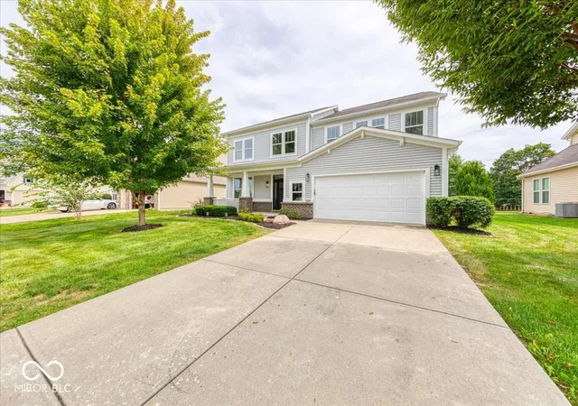 Photo 2 of Single family home for sale at 5903 Chazimal St, Plainfield, IN 46168 | MLS# 22123598 | Listing updated on 2026-09-02