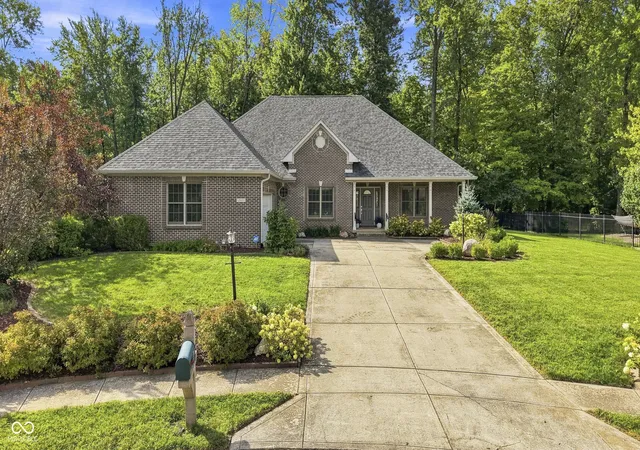 Photo 2 of Single family home for sale at 313 Mallard Ct, Carmel, IN 46032 | MLS# 22123621 | Listing updated on 2026-09-21