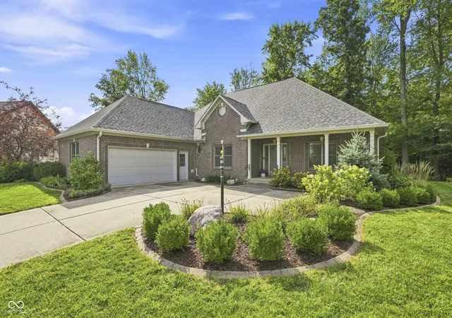 Photo 3 of Single family home for sale at 313 Mallard Ct, Carmel, IN 46032 | MLS# 22123621 | Listing updated on 2026-09-21
