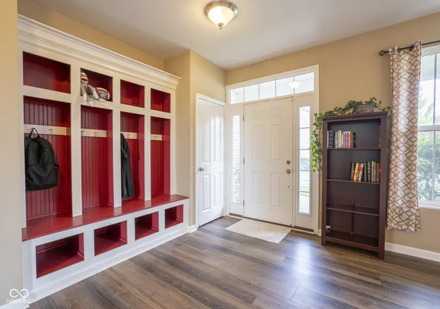 Photo 4 of Single family home for sale at 10709 Glenwyck Pl, Noblesville, IN 46060 | MLS# 22123623 | Listing updated on 2026-09-22