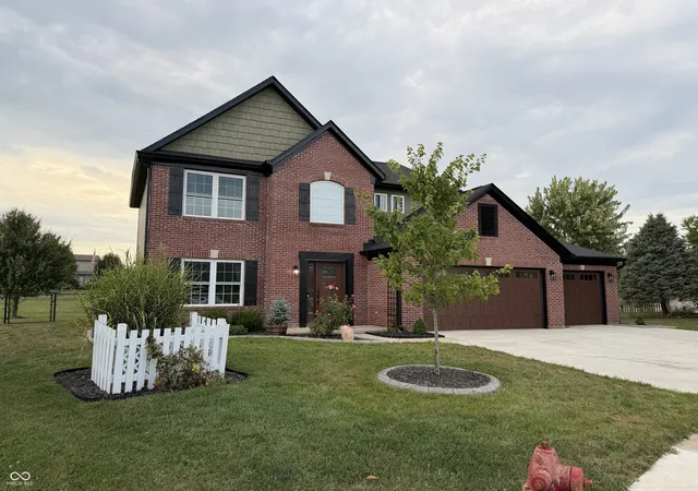 Single family home for sale at 5026 Clay Crk Ln, Plainfield, IN 46168 | MLS# 22123632