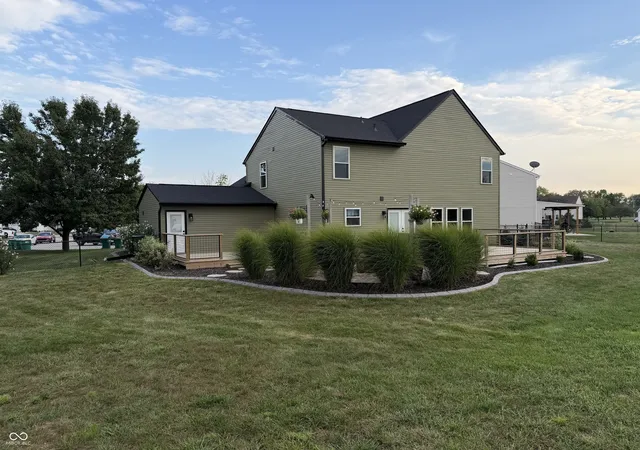 Photo 3 of Single family home for sale at 5026 Clay Crk Ln, Plainfield, IN 46168 | MLS# 22123632 | Listing updated on 2026-10-19