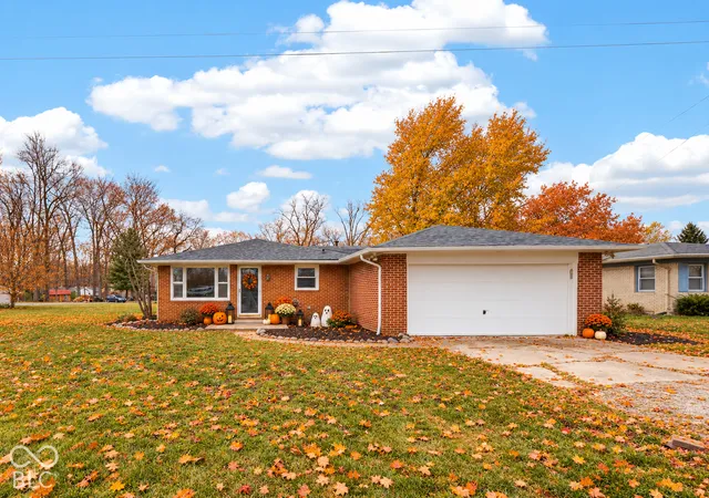 Photo 1 of Single family home for sale at 3531 Tudor Rd, Anderson, IN 46012 | MLS# 22123659 | Listing updated on 2026-10-01
