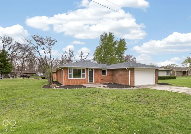 Photo 3 of Single family home for sale at 3531 Tudor Rd, Anderson, IN 46012 | MLS# 22123659 | Listing updated on 2026-10-08
