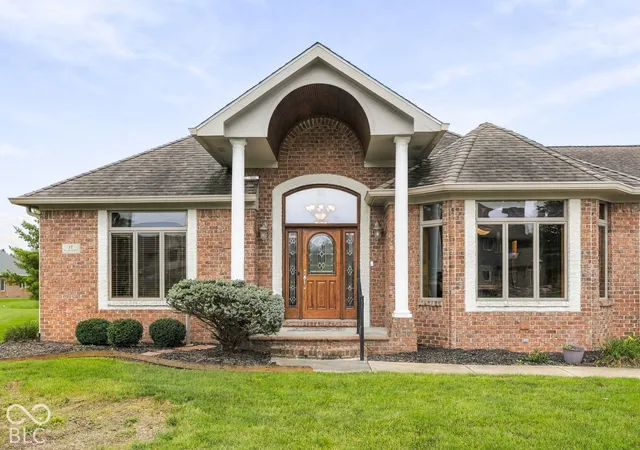 Photo 3 of Single family home for sale at 17 Masters Cir, Brownsburg, IN 46112 | MLS# 22123668 | Listing updated on 2026-10-06