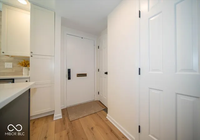 Photo 2 of Condo for sale at 14 Druid Hl Ct, Carmel, IN 46032 | MLS# 22123735 | Listing updated on 2026-09-04