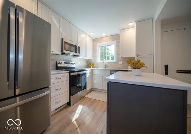 Photo 2 of Condo for sale at 14 Druid Hl Ct, Carmel, IN 46032 | MLS# 22123735 | Listing updated on 2026-09-04