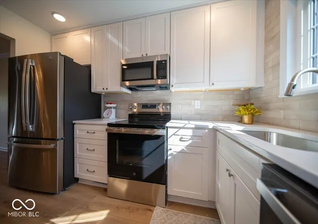 Photo 3 of Condo for sale at 14 Druid Hl Ct, Carmel, IN 46032 | MLS# 22123735 | Listing updated on 2026-09-04