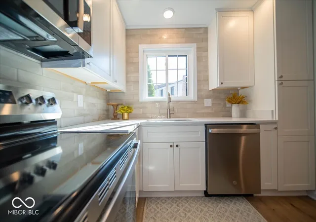 Photo 4 of Condo for sale at 14 Druid Hl Ct, Carmel, IN 46032 | MLS# 22123735 | Listing updated on 2026-09-04