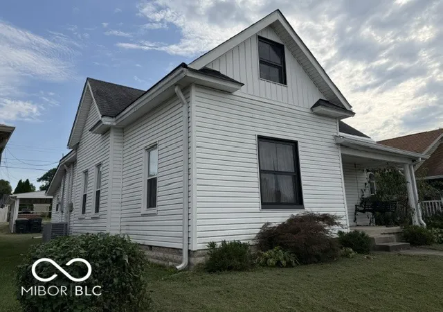 Photo 2 of Single family home for sale at 207 W 2nd Street, Greensburg, IN 47240 | MLS# 22123742 | Listing updated on 2026-10-06
