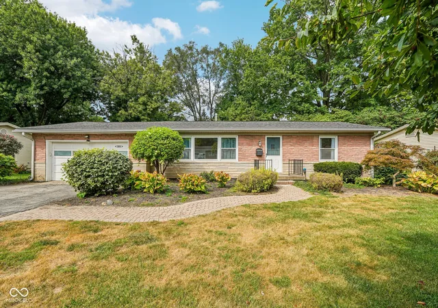 Photo 1 of Sale Pending at 5814 N Oakland Ave, Indianapolis, IN 46220 | MLS# 22123772 | Listing updated on 2026-10-08