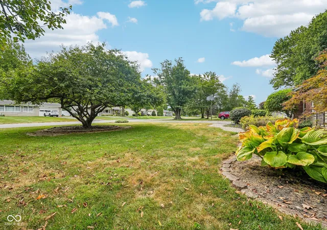 Photo 3 of Sale Pending at 5814 N Oakland Ave, Indianapolis, IN 46220 | MLS# 22123772 | Listing updated on 2026-10-08