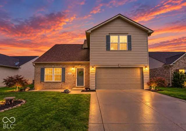 Photo 1 of Single family home for sale at 6648 Locust Grv Dr, Indianapolis, IN 46237 | MLS# 22123792 | Listing updated on 2026-10-06
