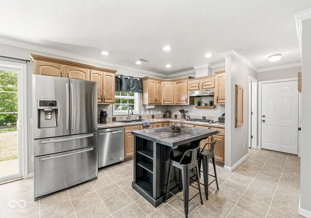 Single family home for sale at 1816 Chinkapin Ct, Shelbyville, IN 46176 | MLS# 22123821 | Listing updated on 2026-09-04