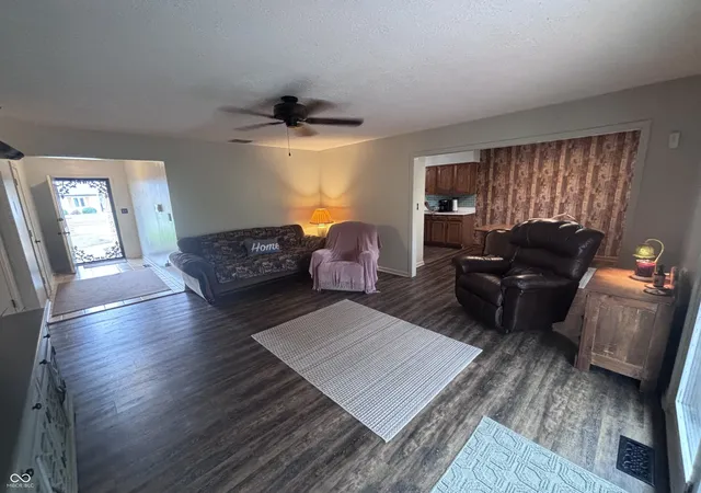 Photo 4 of Single family home for sale at 1023 Pamela Dr, Plainfield, IN 46168 | MLS# 22123847 | Listing updated on 2026-09-22
