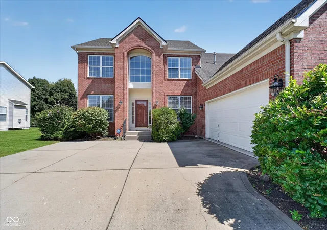 Photo 2 of Sale Pending at 13525 Lablanca Bnd, Carmel, IN 46074 | MLS# 22123849 | Listing updated on 2026-09-23