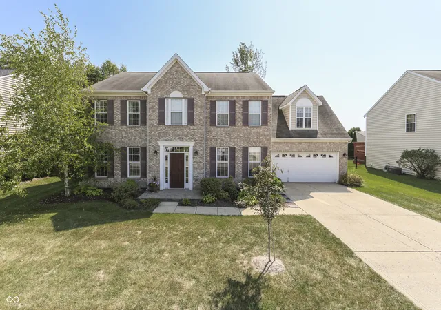 Photo 3 of Sale Pending at 3141 Autumn Run, Bargersville, IN 46106 | MLS# 22123879 | Listing updated on 2026-09-23