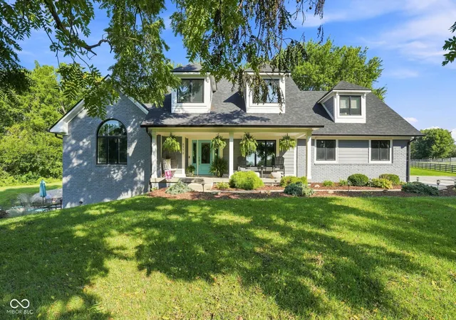 Photo 3 of Single family home for sale at 5772 W Stones Xing Rd, Greenwood, IN 46143 | MLS# 22123890 | Listing updated on 2026-10-02
