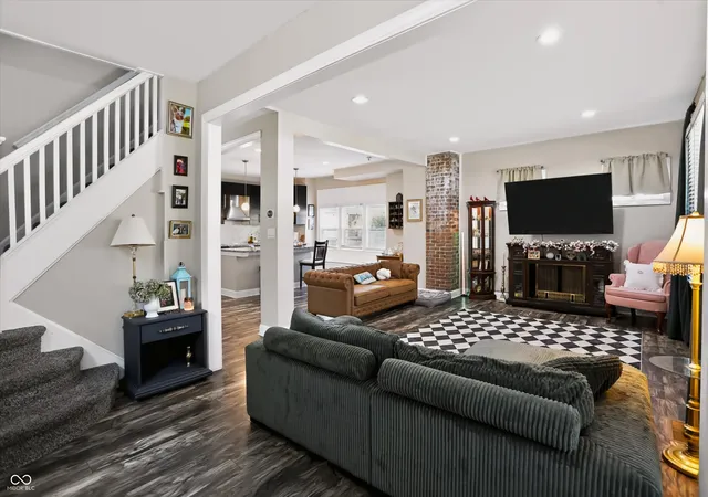 Photo 4 of Single family home for sale at 607 E 32nd Street, Indianapolis, IN 46205 | MLS# 22123894 | Listing updated on 2026-09-15