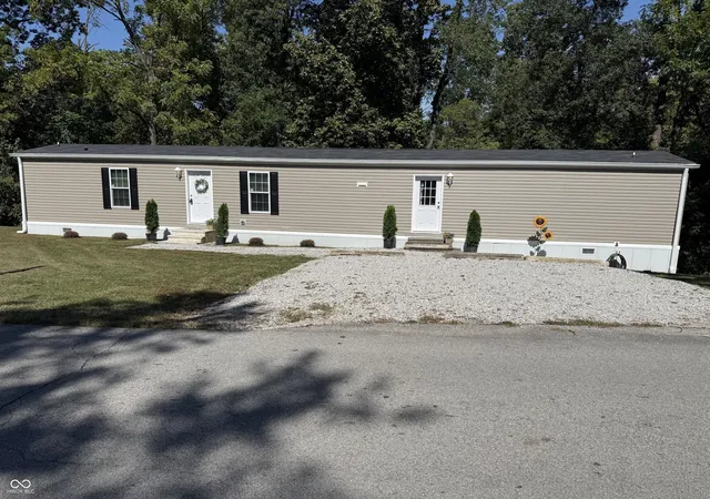 Photo 3 of Sale Pending at 41 Lazy River Rd, Cloverdale, IN 46120 | MLS# 22123901 | Listing updated on 2026-09-27