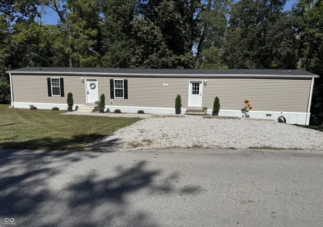 Photo 4 of Sale Pending at 41 Lazy River Rd, Cloverdale, IN 46120 | MLS# 22123901 | Listing updated on 2026-09-27