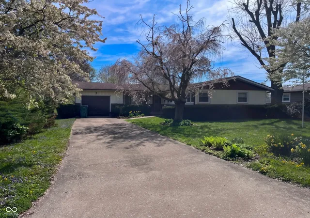 Single family home for sale at 8 Eastgate Dr, Crawfordsville, IN 47933 | MLS# 22123909