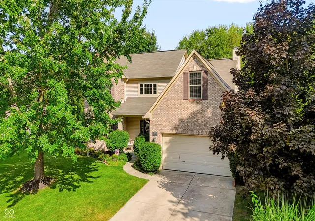 Photo 3 of Single family home for sale at 4948 Aquaduct, Greenwood, IN 46142 | MLS# 22123917 | Listing updated on 2026-09-21