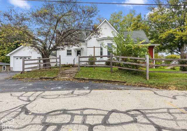 Photo 1 of Single family home for sale at 219 Washington St, Hope, IN 47246 | MLS# 22123927 | Listing updated on 2026-10-19