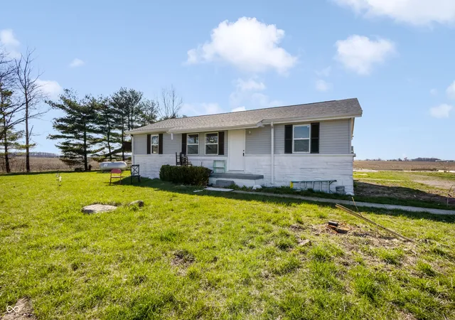 Photo 3 of Sale Pending at 27440 Six Points Rd, Sheridan, IN 46069 | MLS# 22123930 | Listing updated on 2026-09-23