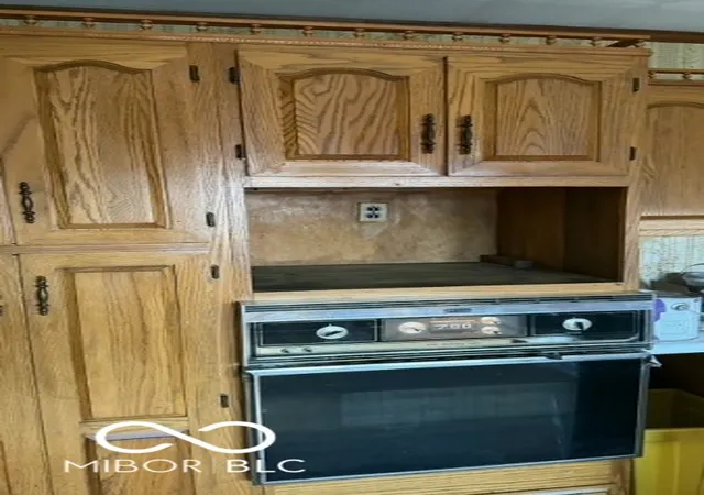 Photo 3 of Single family home for sale at 412 N Broadway St, Peru, IN 46970 | MLS# 22123946 | Listing updated on 2026-09-23