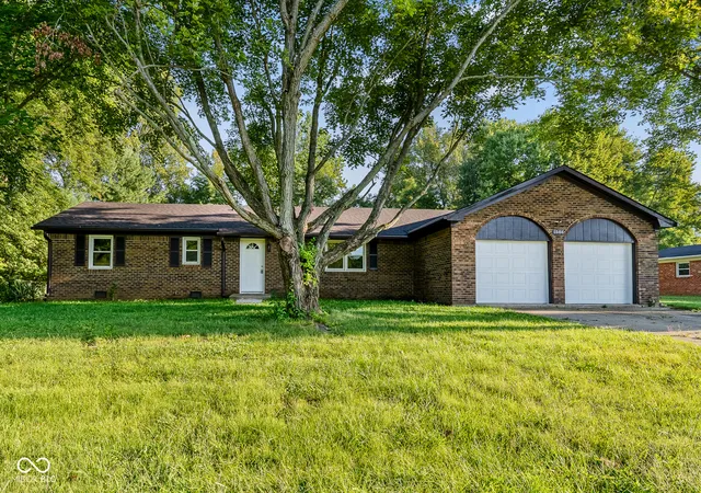 Single family home for sale at 1586 E County Rd 900 S, Clayton, IN 46118 | MLS# 22123972