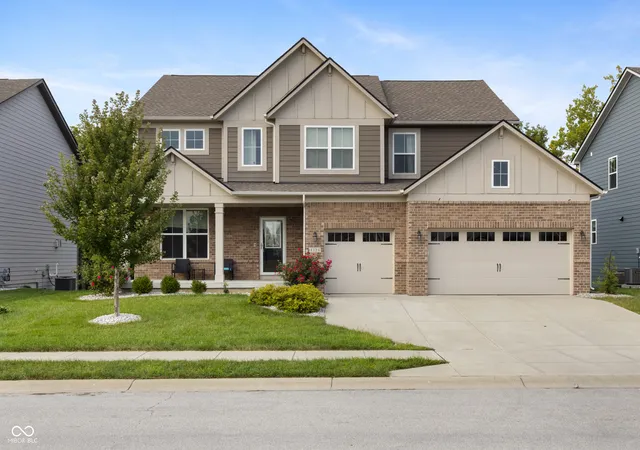 Photo 1 of Single family home for sale at 4154 Ferndale Ln, Avon, IN 46122 | MLS# 22123982 | Listing updated on 2026-09-13