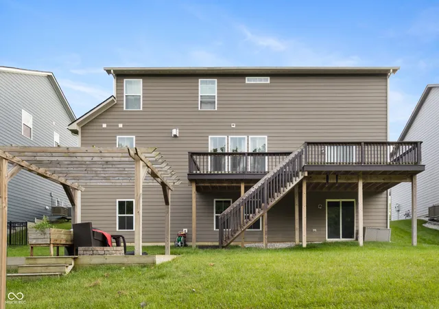 Photo 2 of Single family home for sale at 4154 Ferndale Ln, Avon, IN 46122 | MLS# 22123982 | Listing updated on 2026-09-13