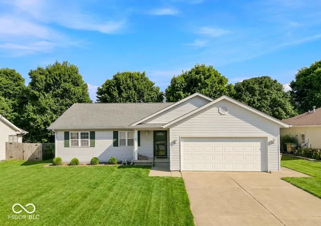 Photo 1 of Sale Pending at 6122 Kennesaw Ct, Columbus, IN 47203 | MLS# 22123990 | Listing updated on 2026-09-19