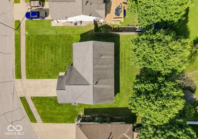 Photo 2 of Sale Pending at 6122 Kennesaw Ct, Columbus, IN 47203 | MLS# 22123990 | Listing updated on 2026-09-19