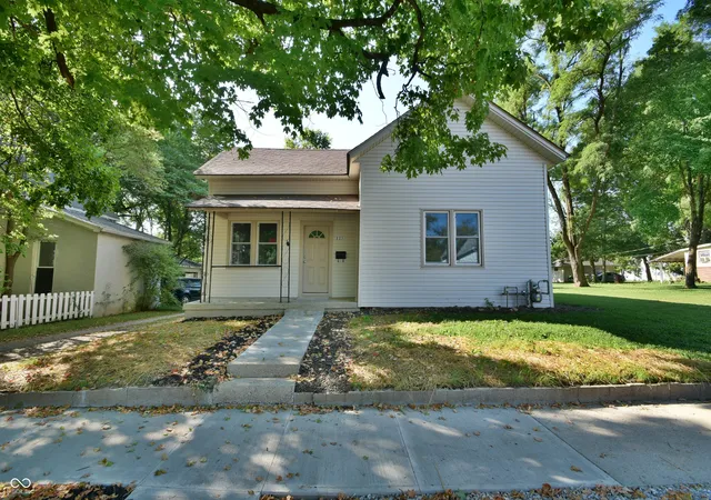 Photo 1 of Single family home for sale at 223 W Brown St, Knightstown, IN 46148 | MLS# 22124000 | Listing updated on 2026-09-22