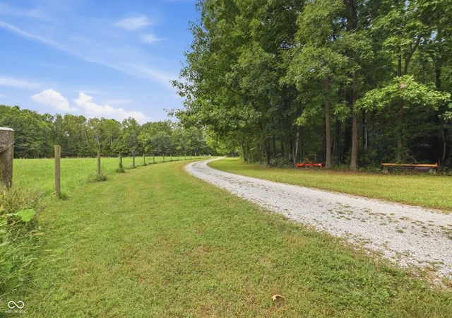 Photo 3 of Sale Pending at 10095 S 600 East, Carbon, IN 47837 | MLS# 22124010 | Listing updated on 2026-10-07