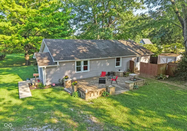 Photo 3 of Sale Pending at 710 E Franklin St, Greencastle, IN 46135 | MLS# 22124029 | Listing updated on 2026-09-15