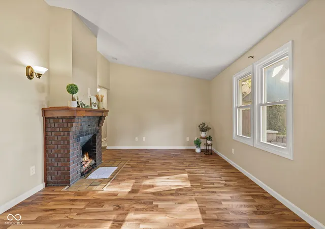 Photo 4 of Sale Pending at 710 E Franklin St, Greencastle, IN 46135 | MLS# 22124029 | Listing updated on 2026-09-15
