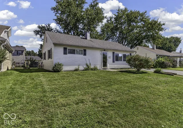 Photo 1 of Single family home for sale at 595 N Meridian St, Greenwood, IN 46143 | MLS# 22124055 | Listing updated on 2026-10-01