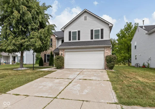 Photo 2 of Single family home for sale at 9586 Frontier St, Fishers, IN 46038 | MLS# 22124077 | Listing updated on 2026-09-13