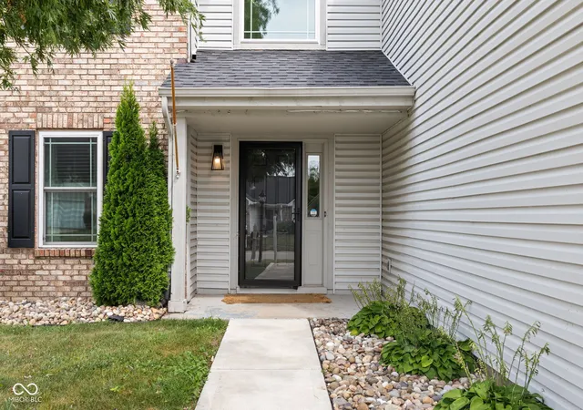 Photo 3 of Single family home for sale at 9586 Frontier St, Fishers, IN 46038 | MLS# 22124077 | Listing updated on 2026-09-13