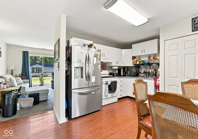 Photo 4 of Single family home for sale at 206 Parkview Ct, Franklin, IN 46131 | MLS# 22124084 | Listing updated on 2026-09-14