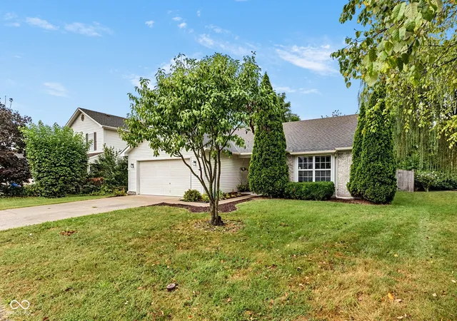 Photo 3 of Single family home for sale at 12124 Pepperwood Dr, Indianapolis, IN 46236 | MLS# 22124110 | Listing updated on 2026-09-24