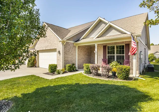Photo 2 of Single family home for sale at 1392 Redstone Dr, Avon, IN 46123 | MLS# 22124111 | Listing updated on 2026-09-22