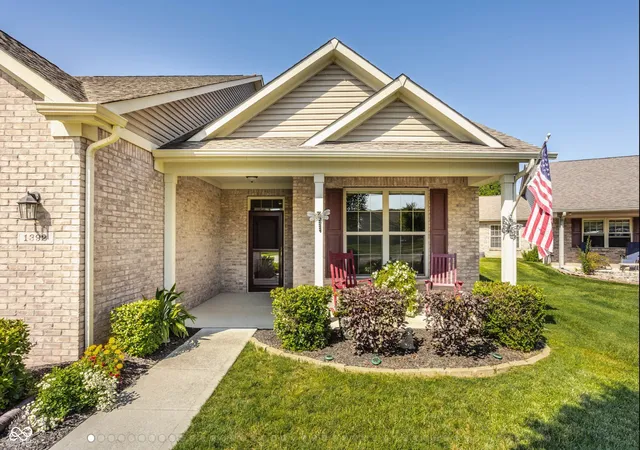 Photo 3 of Single family home for sale at 1392 Redstone Dr, Avon, IN 46123 | MLS# 22124111 | Listing updated on 2026-09-22