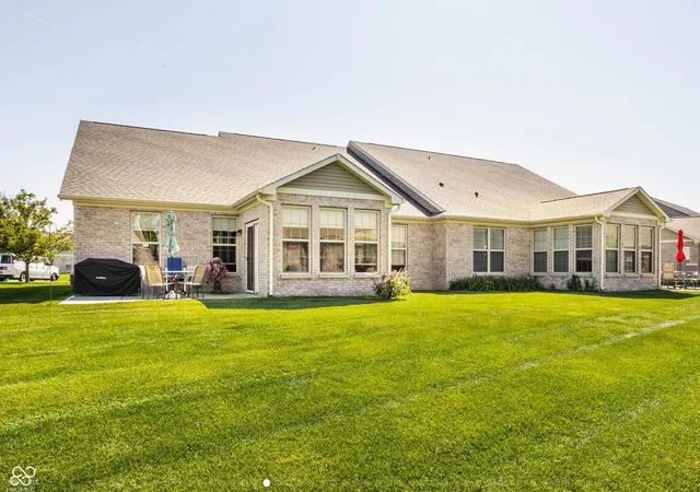 Photo 3 of Single family home for sale at 1392 Redstone Dr, Avon, IN 46123 | MLS# 22124111 | Listing updated on 2026-09-22