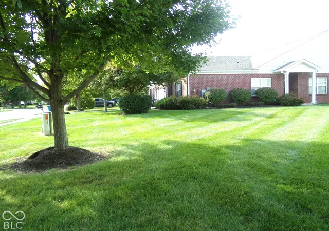 Photo 4 of Condo for sale at 10684 Medinah Dr, Indianapolis, IN 46234 | MLS# 22124119 | Listing updated on 2026-10-02